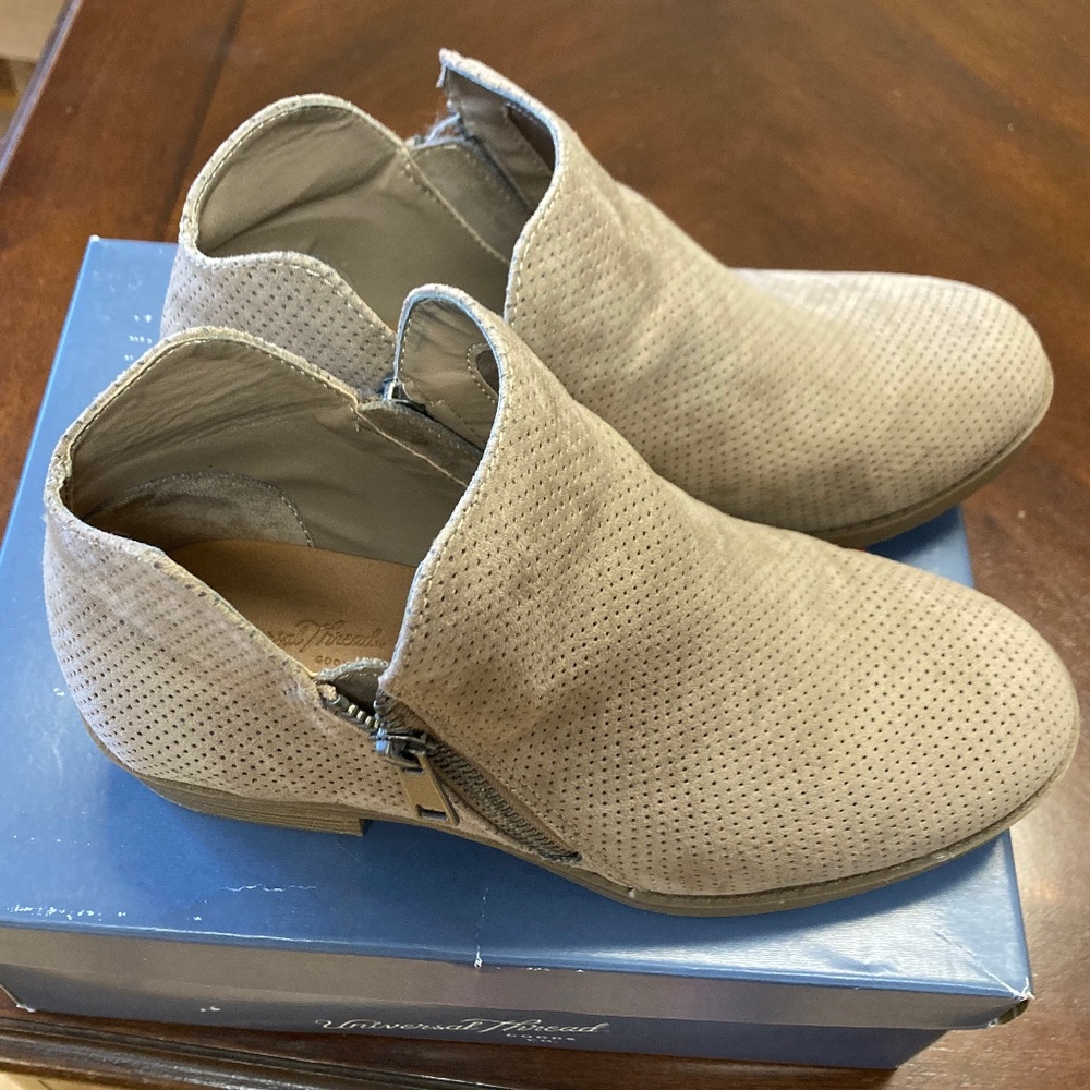 Women Taupe MicroSuede Zip Bootie 5W